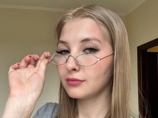 camgirl playing with dildo RexellaHankin