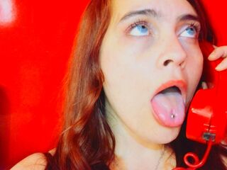 camgirl playing with vibrator SamyShays