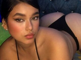 camslut showing pussy ScarletSimonz
