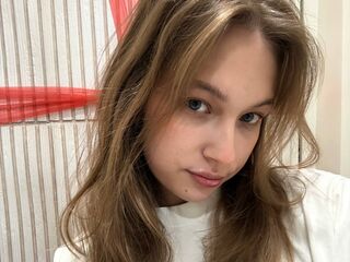 naughty cam girl fingering pussy SimoneBotellio