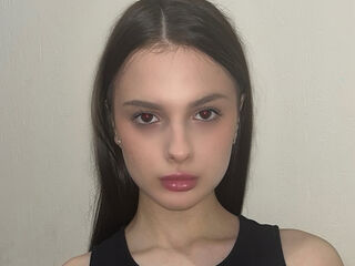 adult nude chat TainaHousekeeper