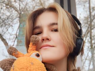 naked girl with webcam masturbating with dildo TanyaFornier