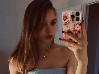 cam girl masturbating with sextoy TarenLeonetti