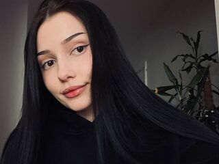 free chat room TeneshaLaton