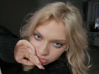 camgirl playing with sextoy WilonaFaux